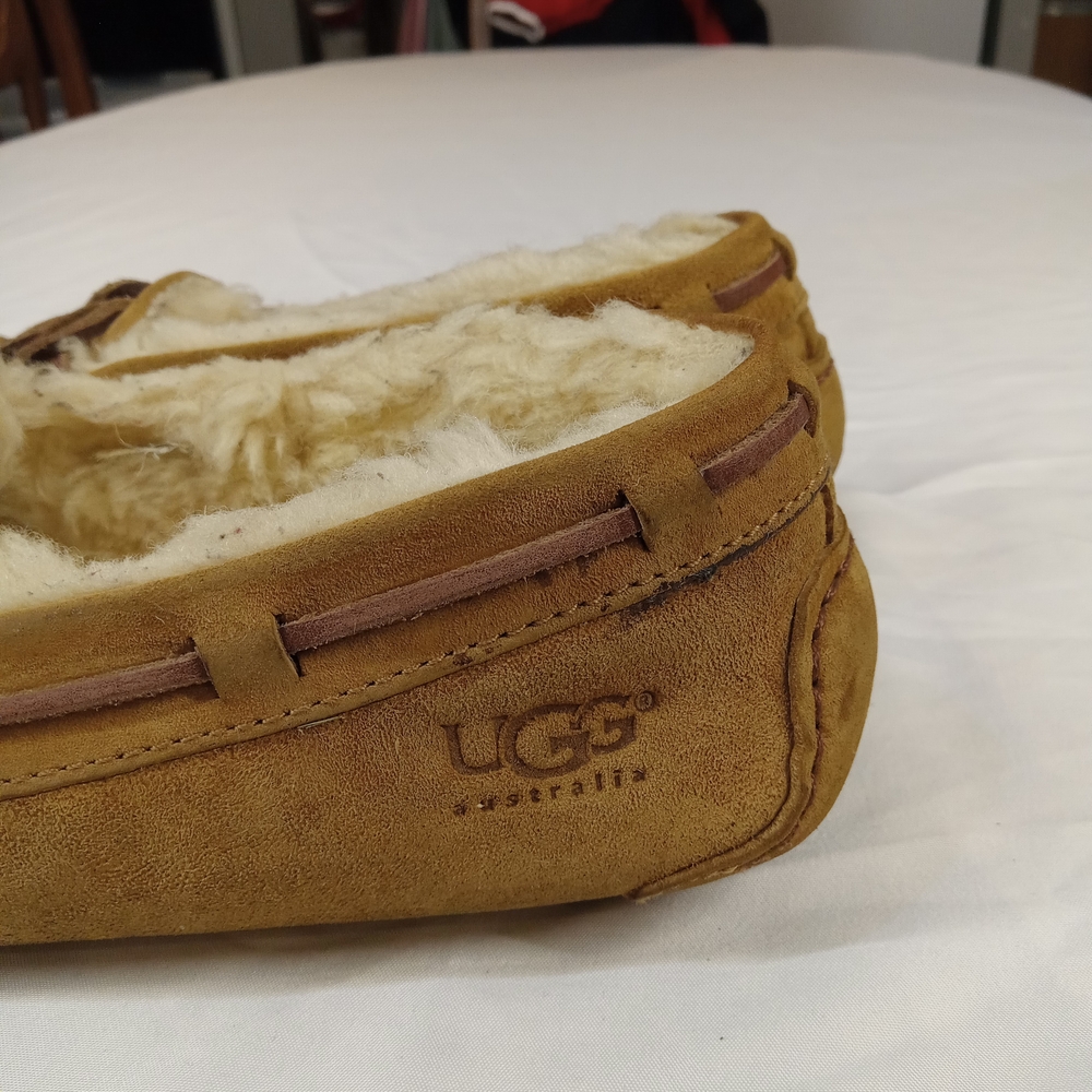 UGG Australia Women Dakota Moccasin Chestnut Slipper US Size 7 Loafer - Picture 6 of 11